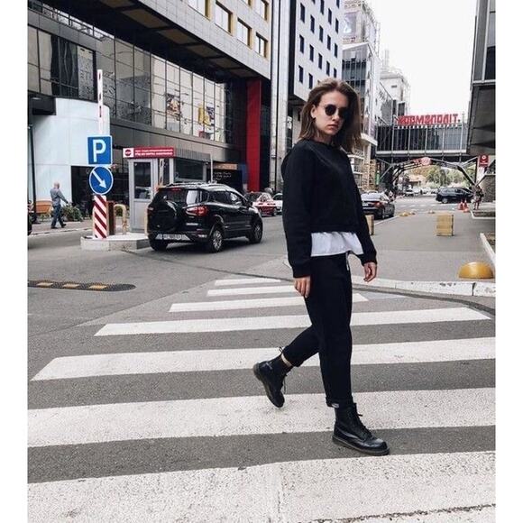 Dr. Martens 1460 Pascal Chain Black Leather Combat Boots | Punk Grunge Classic - Picture 4 of 16